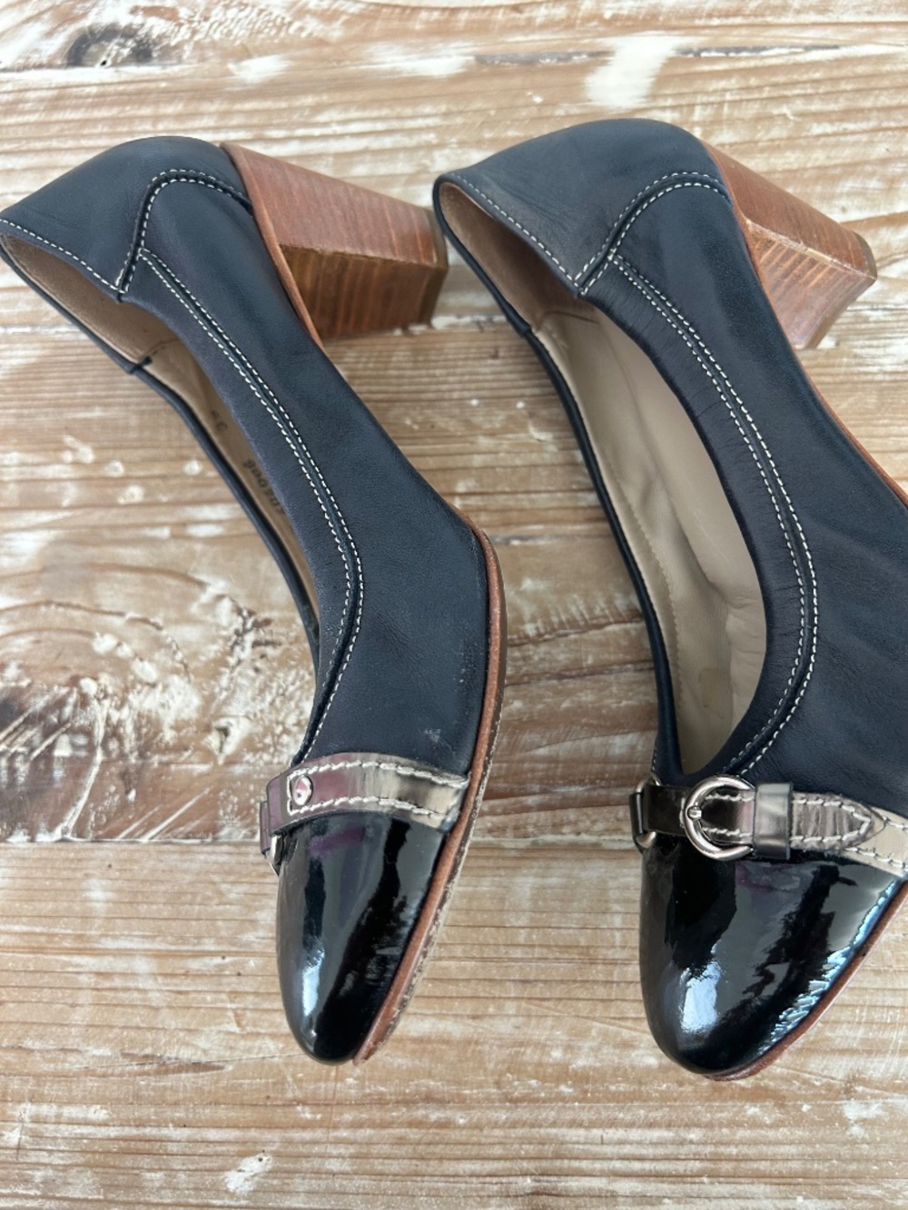 AGL (Attilo Giusti Leombruni Belted Block Heel Cap Toe Pumps Sz 39 (8.5-9) - Picture 3 of 9